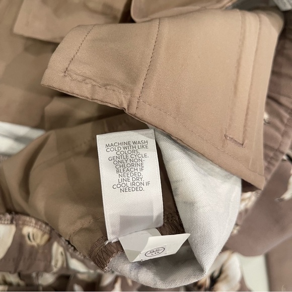 NWOT! J.Jill Woman’s Floral Print Pants w. Elastic Waistband - Picture 16 of 16